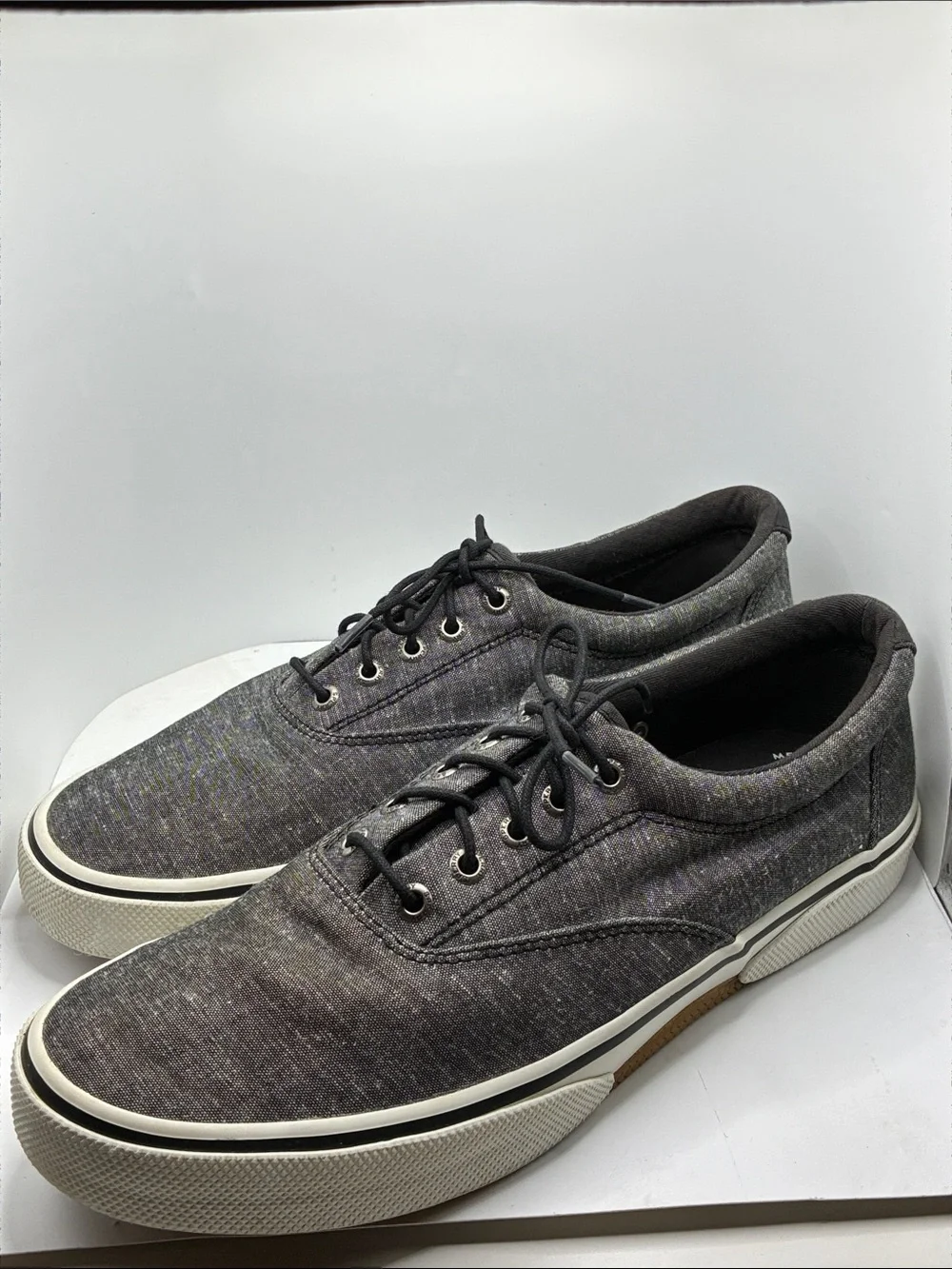 Sperry mens shoe